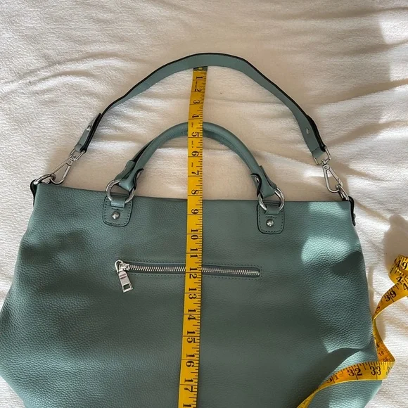 Chic Teal Leather Shoulder Bag - Picture 2 of 7